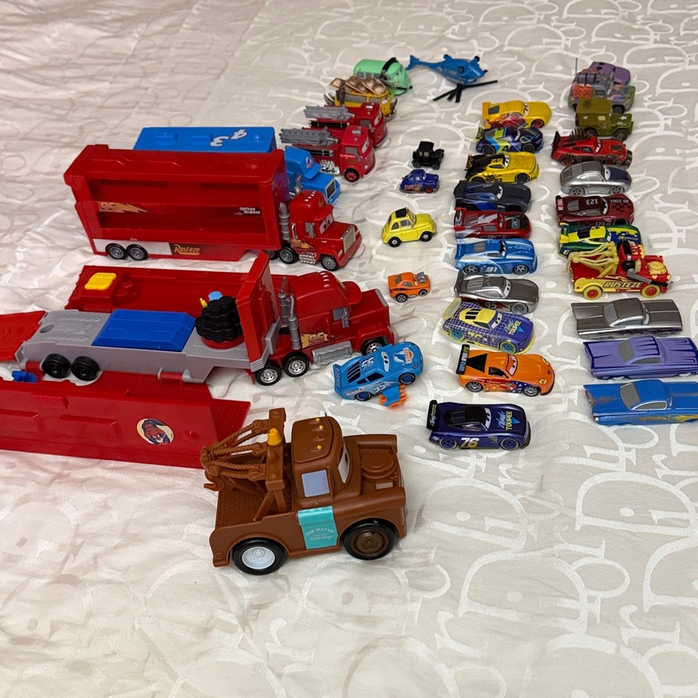 Colorful Toy Car Set - Picture 2 of 3